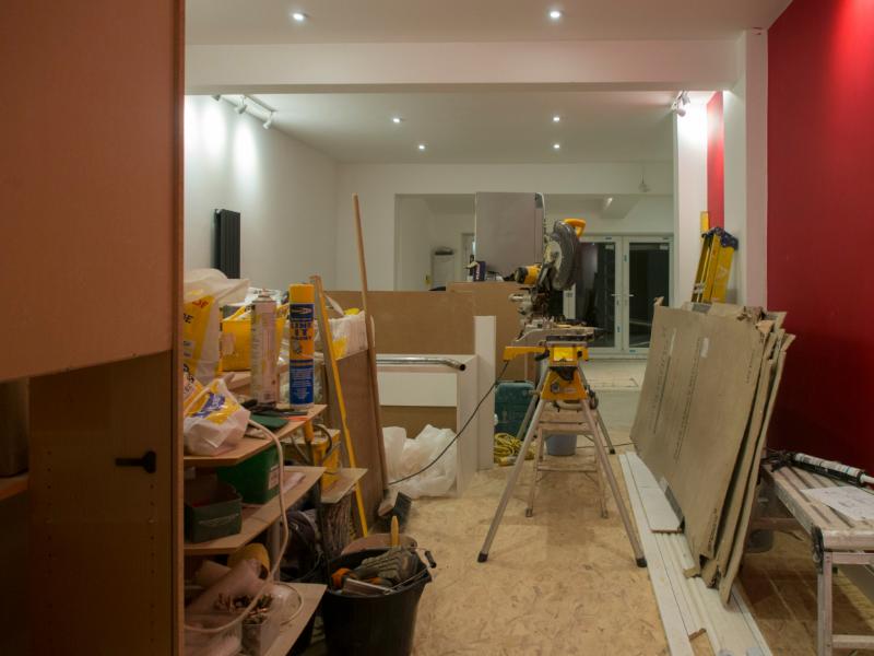 Salón con tablas de reforma